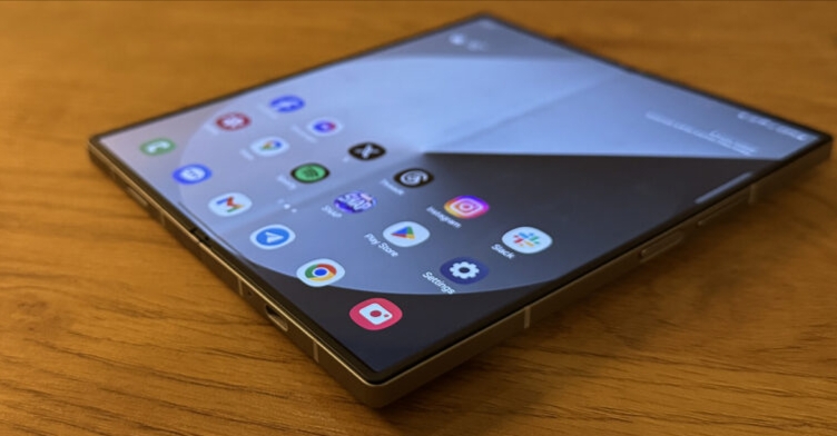 Samsung Galaxy Z Fold 7 Display